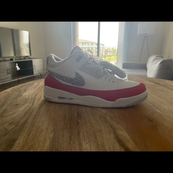 Brand Jordan 3 Retro Tinker White University Red - Picture 8 of 8